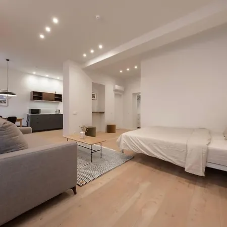Downtown Getaway By Prime Ii * Kaunas
