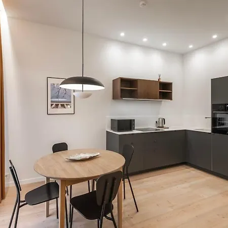 Downtown Getaway By Prime Ii Apartment *