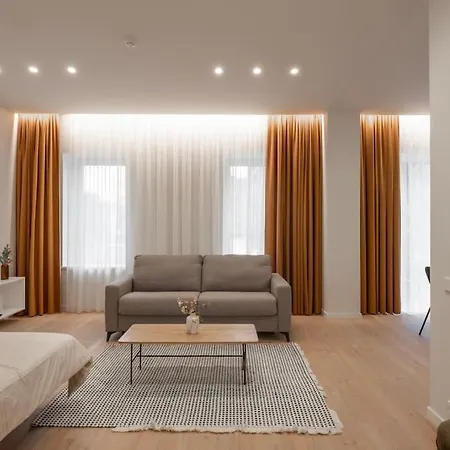 Апартаменты Downtown Getaway By Prime Ii Каунас